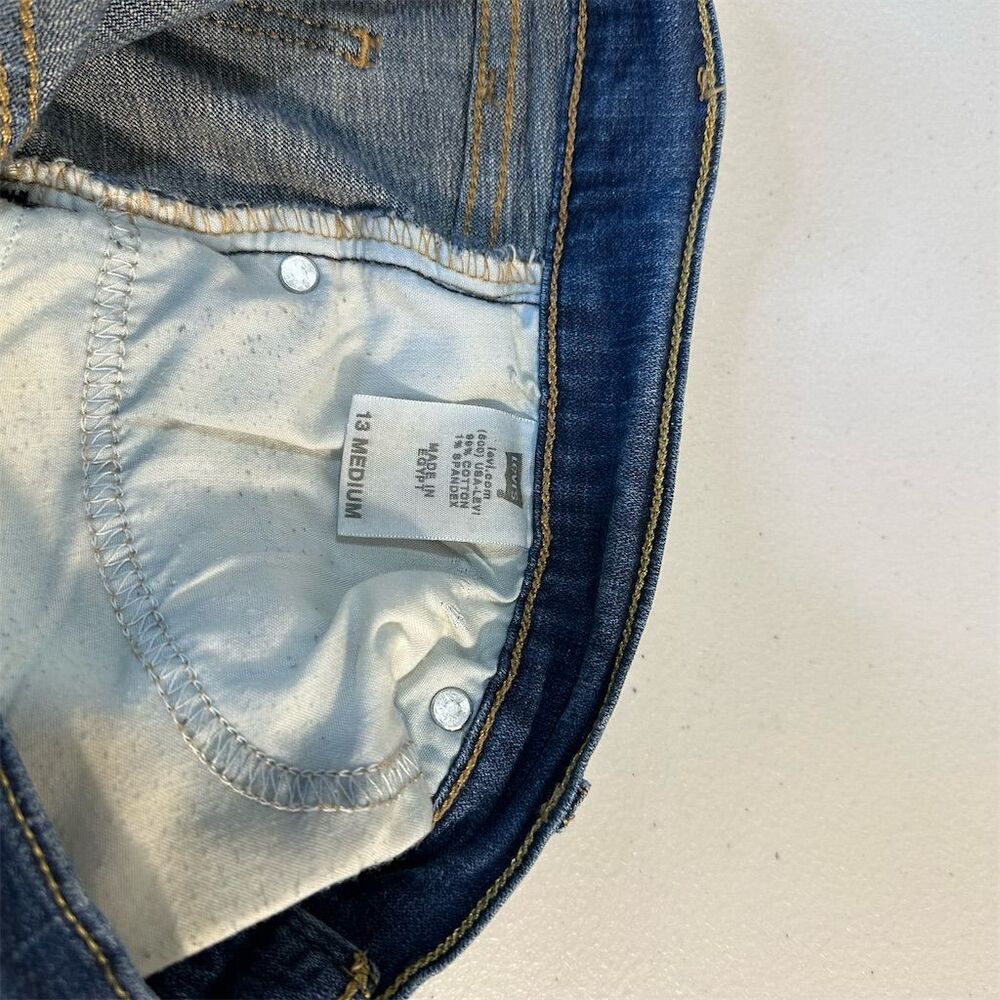 Levi's Women's Too Super Low 524 Bootcut Jeans Size 13 Blue Dark Wash - Picture 9 of 15